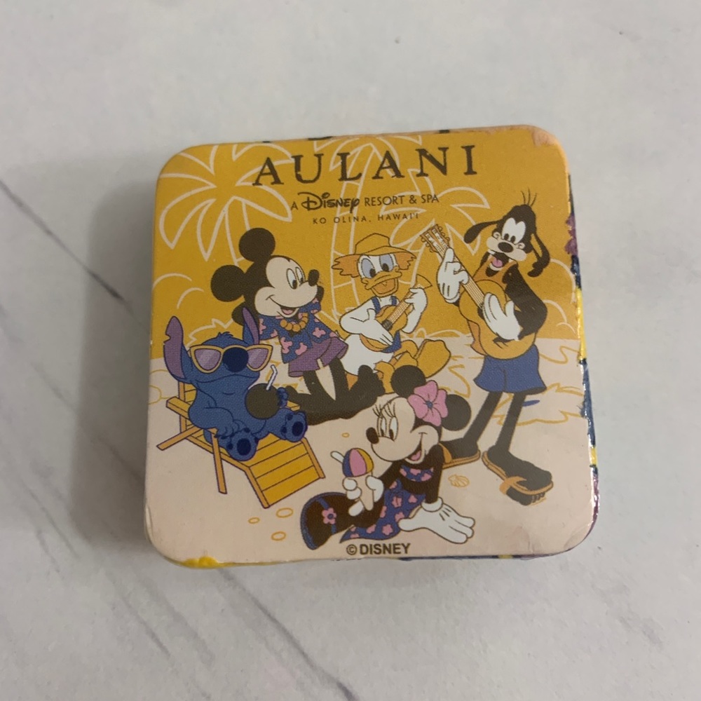 Disney Aulani Exclusive Hawaii Mickey Minnie Stitch Donald Goofy Magic Towel New